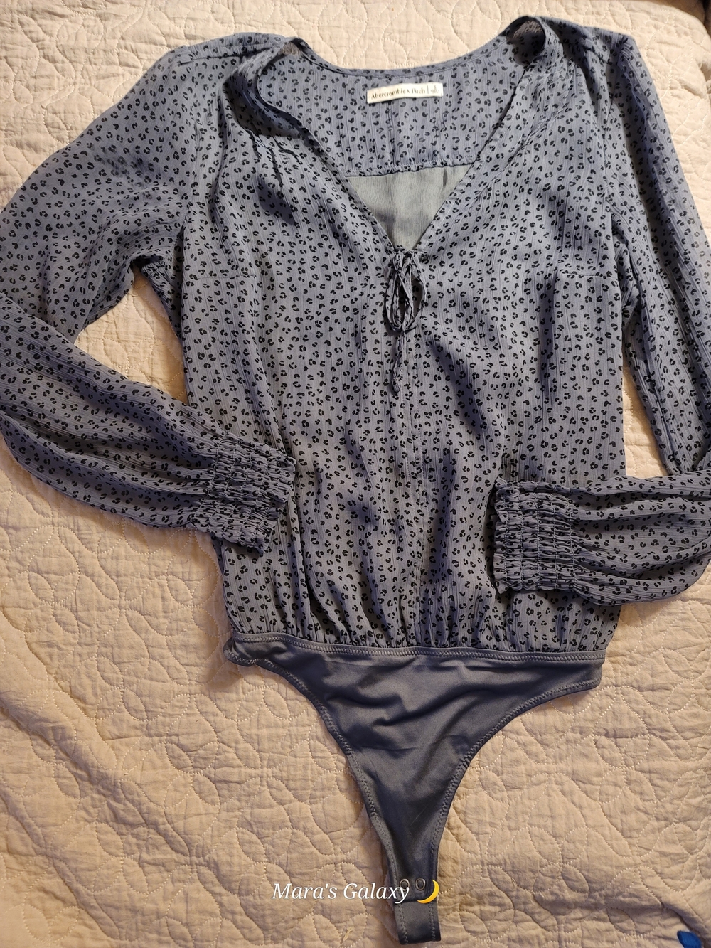 Abercrombie & Fitch Blue Leopard Print Long Sleeve Bodysuit Blouse